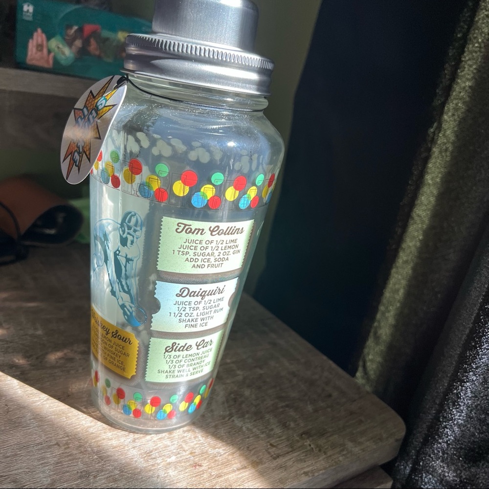 Cocktail shaker cup with stainless steel lid home essentials
